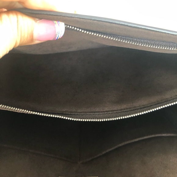 Louis Vuitton Cluny MM - Picture 12 of 16